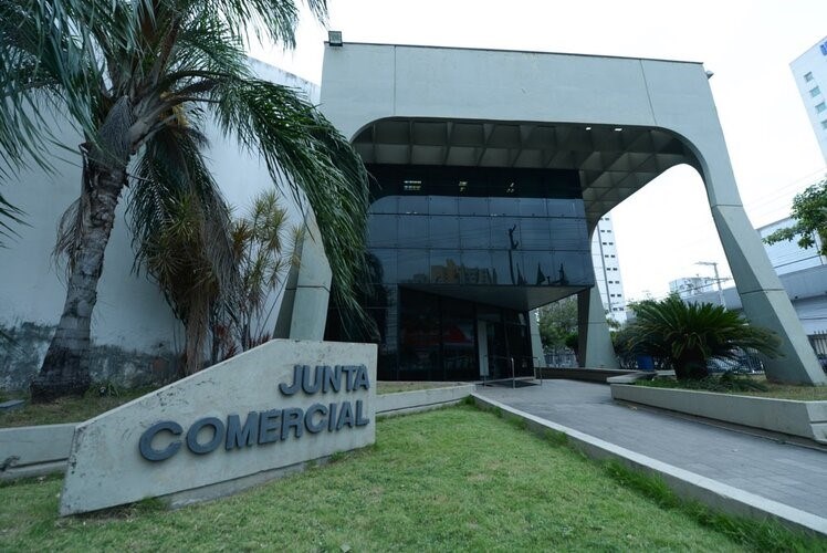 JUCEES - Junta Comercial registra maior número de abertura de empresas da história